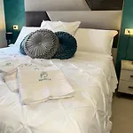 Emerella Luxury Suites-siderno Lungomare 4*