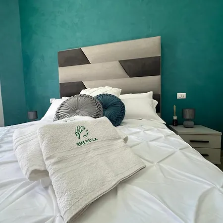 Emerella Luxury Suites-siderno Lungomare Couette-café