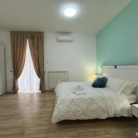 Emerella Luxury Suites-siderno Lungomare 4* 시데르노 마리나
