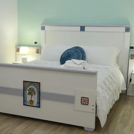 Emerella Luxury Suites-siderno Lungomare 4* Siderno