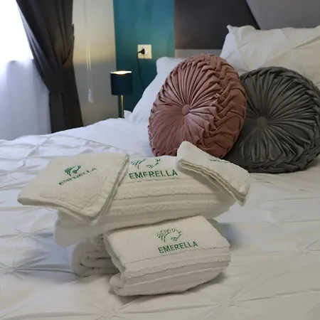 Emerella Luxury Suites-siderno Lungomare Couette-café Siderno