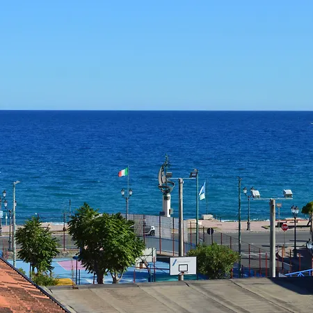 Emerella Luxury Suites-siderno Lungomare 4* 시데르노 마리나