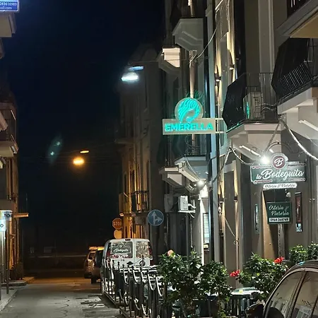 Emerella Luxury Suites-siderno Lungomare Alojamento de Acomodação e Pequeno-almoço 4*