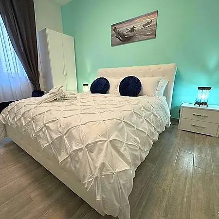 Emerella Luxury Suites-siderno Lungomare 4* Siderno