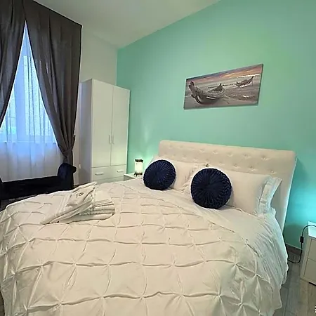Emerella Luxury Suites-siderno Lungomare Bed & Breakfast 4*