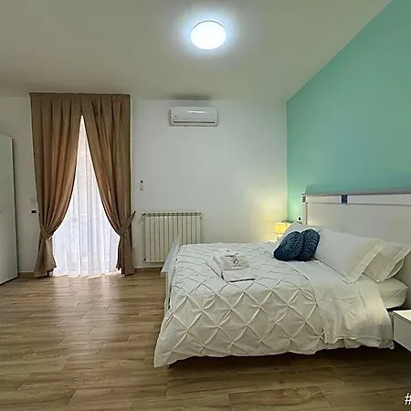 Bed & Breakfast Emerella Luxury Suites-siderno Lungomare 4*