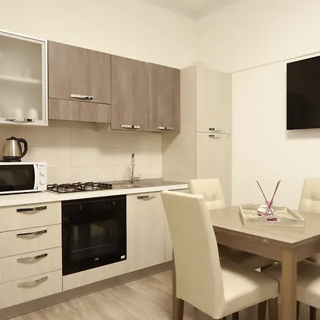Emerella Luxury Suites-siderno Lungomare B&B