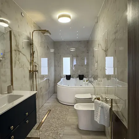 Emerella Luxury Suites-siderno Lungomare