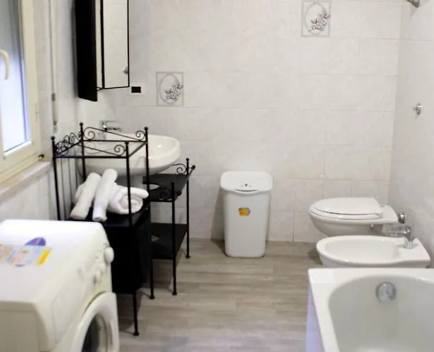 Alojamento de Acomodação e Pequeno-almoço Emerella Luxury Suites-siderno Lungomare