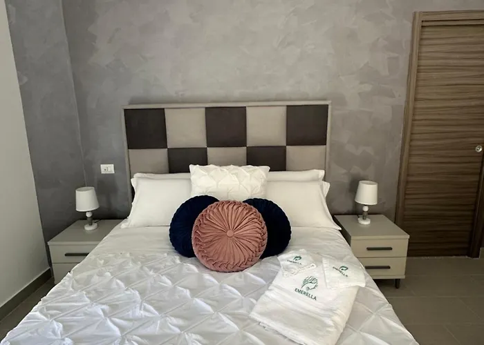 Emerella Luxury Suites-siderno Lungomare Frühstückspension