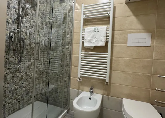 Emerella Luxury Suites-siderno Lungomare Alojamento de Acomodação e Pequeno-almoço 4*