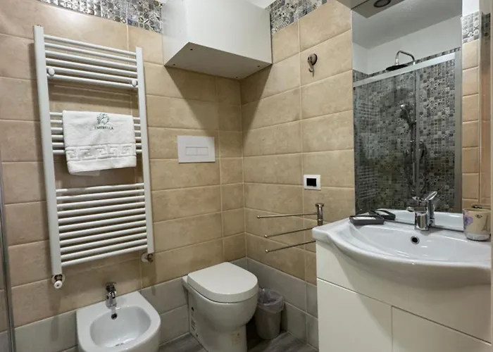 Emerella Luxury Suites-siderno Lungomare Alojamento de Acomodação e Pequeno-almoço