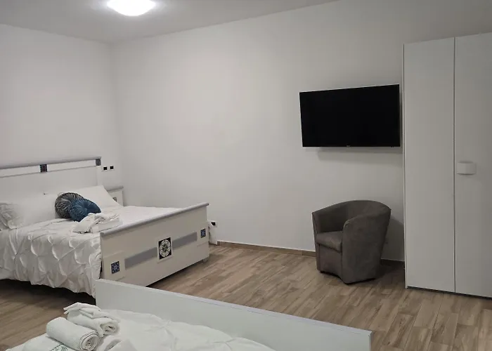 Emerella Luxury Suites-siderno Lungomare Alojamento de Acomodação e Pequeno-almoço 4*